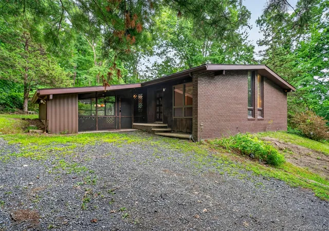 1st image of 368 Old Dutch Hollow Rd, Warwick (town), NY 10925 | MLS# 1036599
