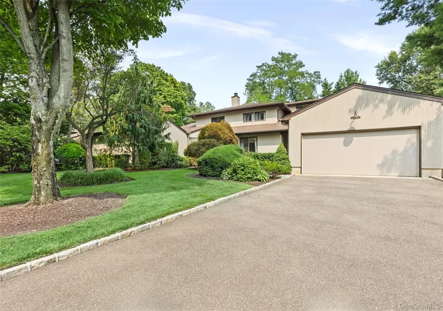 Photo 1 of Sale Pending at 10 Doral Dr, North Hempstead, NY 11030 | MLS# 1036607 | Listing updated on 2026-08-27