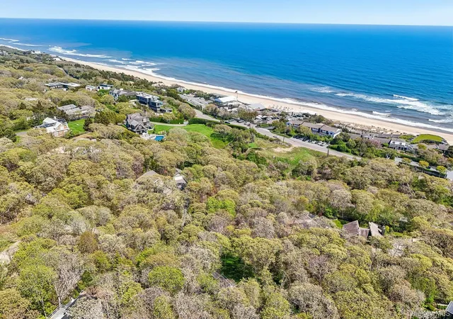 1st image of 15 Elm Ln, East Hampton, NY 11954 | MLS# 1036630