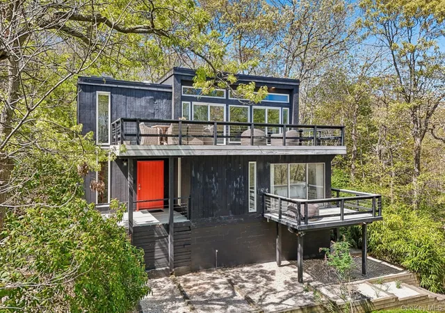 2nd image of 15 Elm Ln, East Hampton, NY 11954 | MLS# 1036630