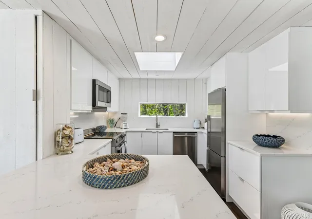 5th image of 15 Elm Ln, East Hampton, NY 11954 | MLS# 1036630