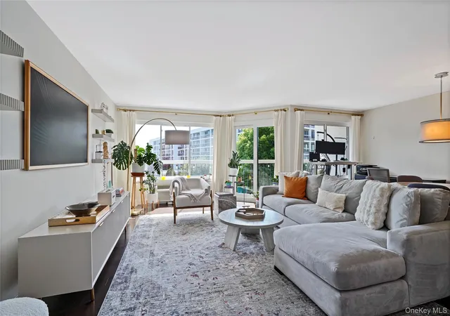 2nd image of 100 High Point #401, Greenburgh, NY 10530 | MLS# 1036643