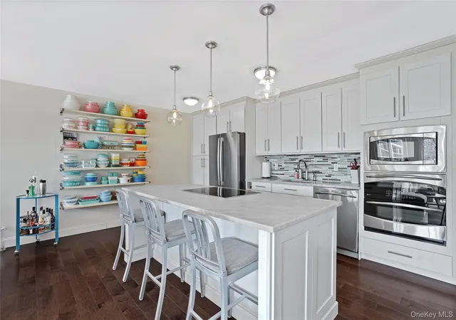 3rd image of 100 High Point #401, Greenburgh, NY 10530 | MLS# 1036643