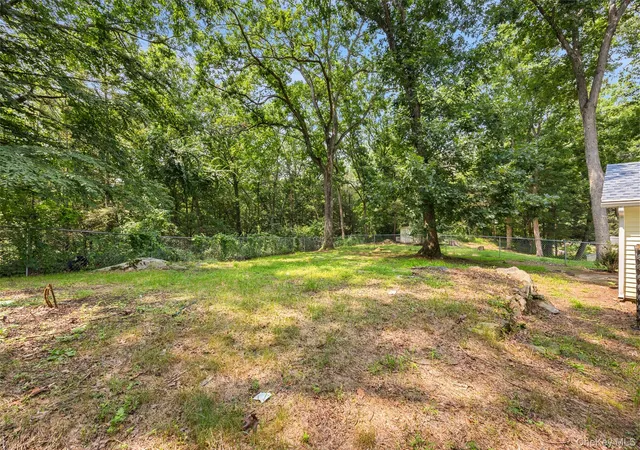 Photo 4 of Sale Pending at 55 Wenonah Rd, Putnam Valley, NY 10579 | MLS# 1036649 | Listing updated on 2026-08-29