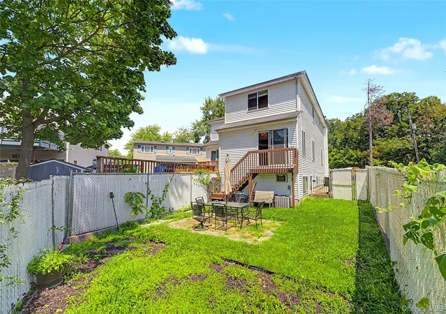 Listing Photo 2 - Condo for sale in building located at 94 Greaves Ave, New York, NY 10308