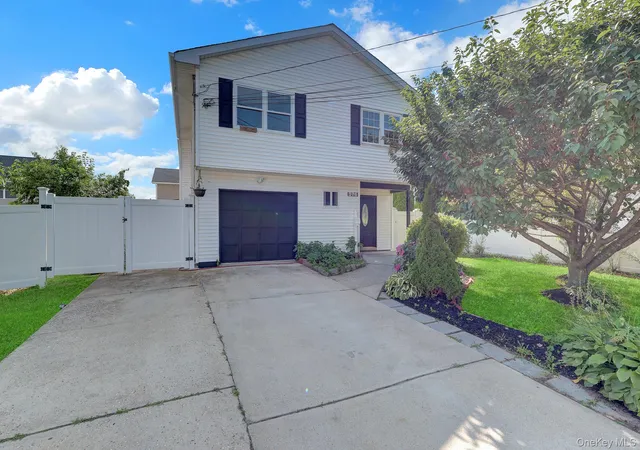 Photo 3 of Sale Pending at 376 Ferraris, Babylon, NY 11726 | MLS# 1036658 | Listing updated on 2026-09-23