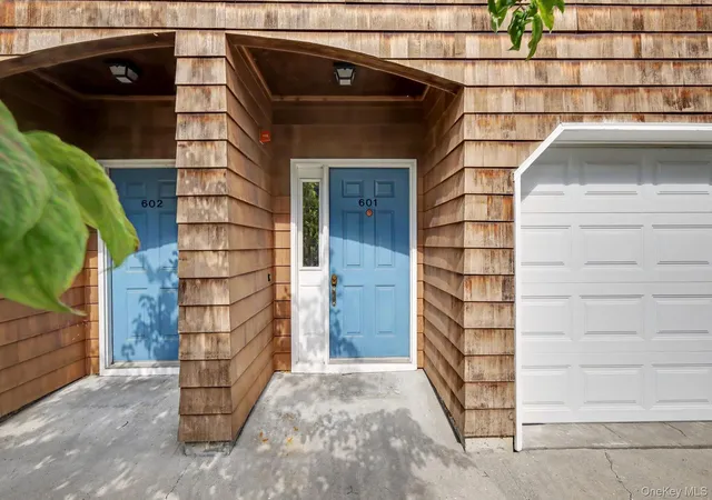 Photo 2 of Sale Pending at 601 Half Moon Bay Dr, Cortlandt, NY 10520 | MLS# 1036662 | Listing updated on 2026-09-30