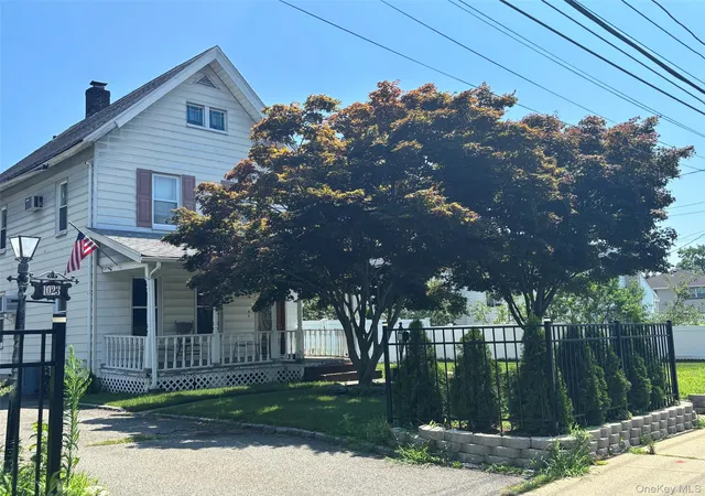 Photo 3 of Sale Pending at 1023 Newbridge Rd, Hempstead, NY 11710 | MLS# 1036666 | Listing updated on 2026-09-16