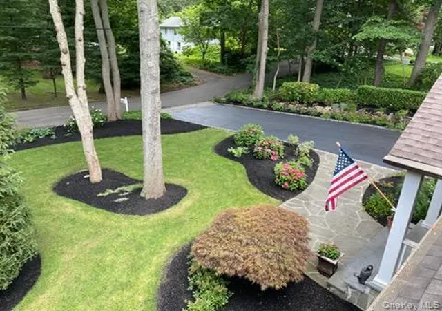 Photo 2 of Single family home for sale at 10 George Hl Rd, Brookhaven, NY 11766 | MLS# 1036668 | Listing updated on 2026-08-22
