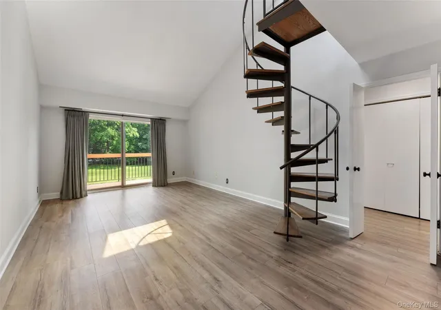 Listing Photo 4 - Condo for sale in building located at 18 Bronxville Gln Dr, Yonkers, NY 10708 - Unit #3-12