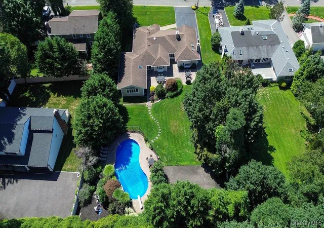 Photo 2 of Sale Pending at 14 Hickman St, Oyster Bay, NY 11791 | MLS# 1036679 | Listing updated on 2026-08-28