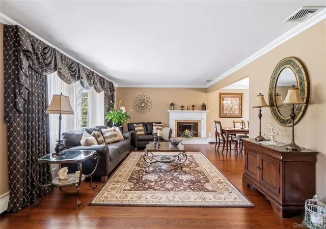Photo 3 of Sale Pending at 14 Hickman St, Oyster Bay, NY 11791 | MLS# 1036679 | Listing updated on 2026-08-28