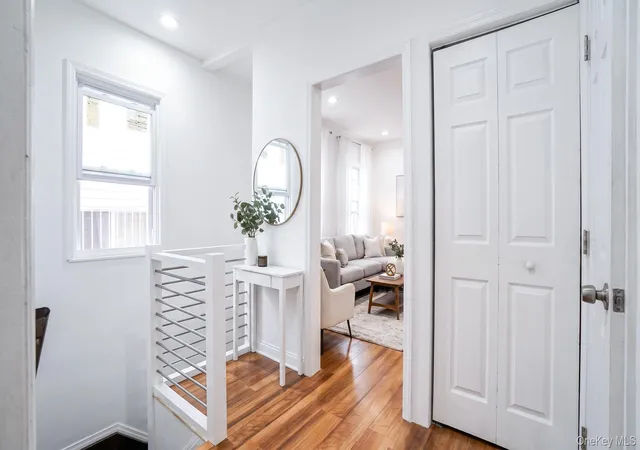 Listing Photo 4 - Condo for sale in building located at 6932 Gouverneur Ave, New York, NY 11692