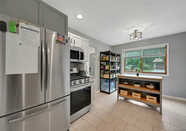5th image of 255 Heritage Ln, Chester Town, NY 10950 | MLS# 1036684