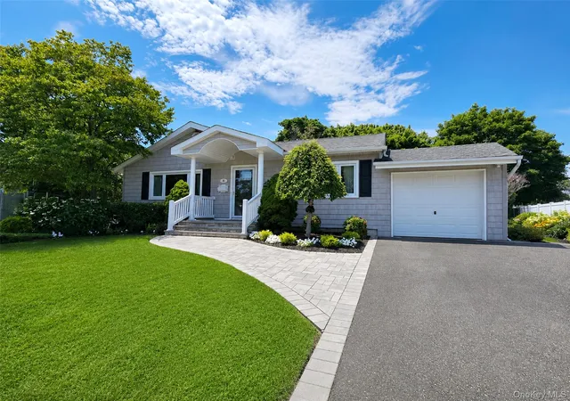 Photo 1 of Sale Pending at 8 Starlight Dr, Smithtown, NY 11725 | MLS# 1036712 | Listing updated on 2026-08-26