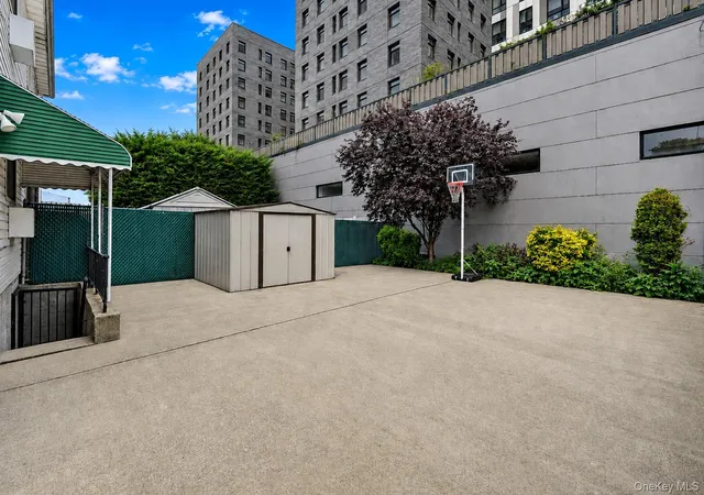 Photo 3 of House for sale at 1048 Beach 22nd St, New York, NY 11691 | MLS# 1036717 | Listing updated on 2026-08-29