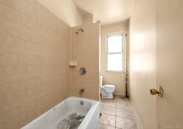 Listing Photo 4 - Condo for sale in building located at 1129 E Tremont Ave, New York, NY 10460