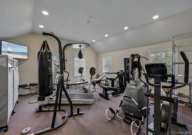 30th image of 50 Eastwoods Ct, North Hempstead, NY 11576 | MLS# 1036733