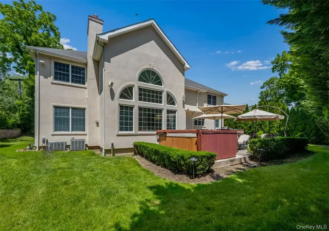 4th image of 50 Eastwoods Ct, North Hempstead, NY 11576 | MLS# 1036733