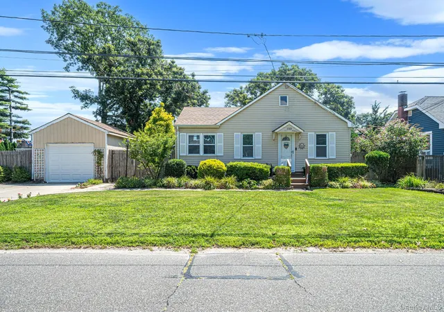 Photo 1 of Sale Pending at 123 Clinton Ave, Brookhaven, NY 11772 | MLS# 1036740 | Listing updated on 2026-08-27