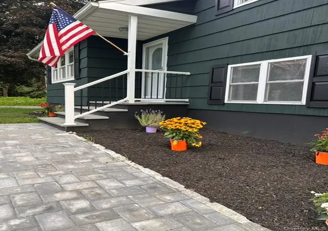 1st image of 1 Morris Dr, Hyde Park, NY 12538 | MLS# 1036742