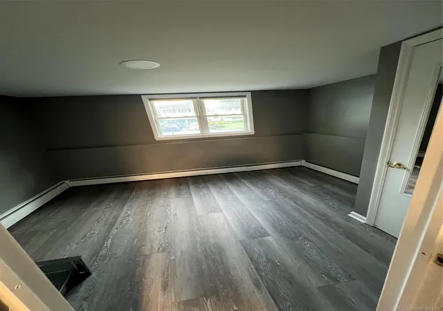 13th image of 1 Morris Dr, Hyde Park, NY 12538 | MLS# 1036742