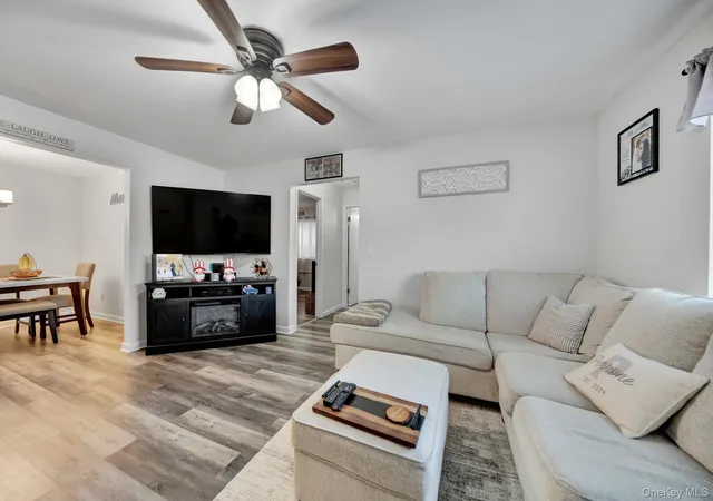 Listing Photo 5 - Condo for sale in building located at 770 Hilltop Ct, Brookhaven, NY 11727