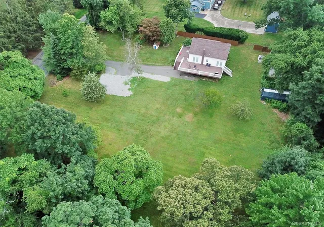 Photo 3 of Sale Pending at 3 Kingsland Dr, Clarkstown, NY 10956 | MLS# 1036776 | Listing updated on 2026-09-04