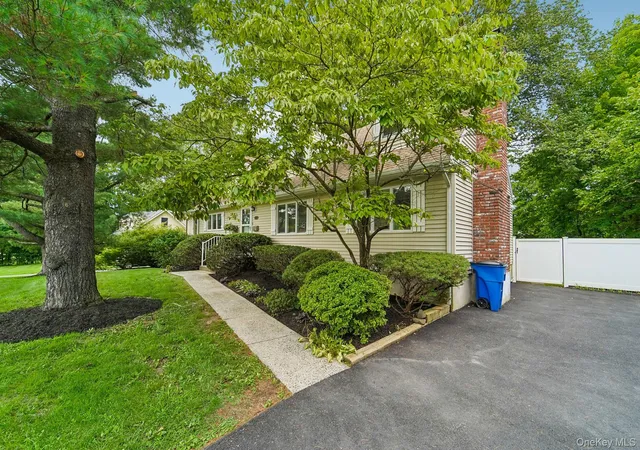 Photo 2 of Sale Pending at 398 Blauvelt Rd, Orangetown, NY 10913 | MLS# 1036785 | Listing updated on 2026-08-28