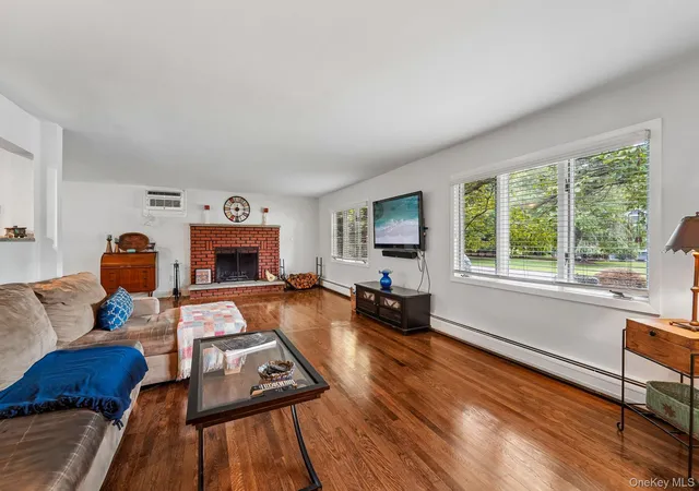 Photo 5 of Sale Pending at 398 Blauvelt Rd, Orangetown, NY 10913 | MLS# 1036785 | Listing updated on 2026-08-28