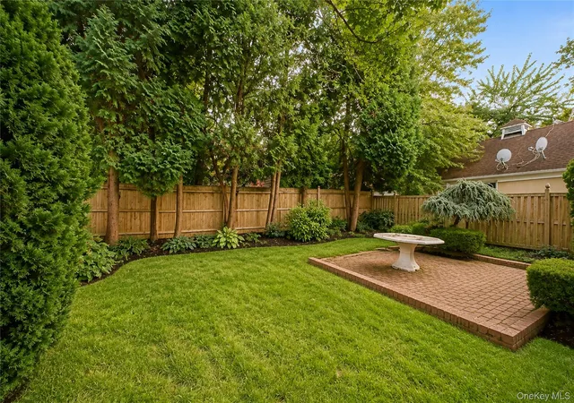 Listing Photo 2 - Condo for sale in building located at 152 Rice Ave, New York, NY 10314 - Unit #