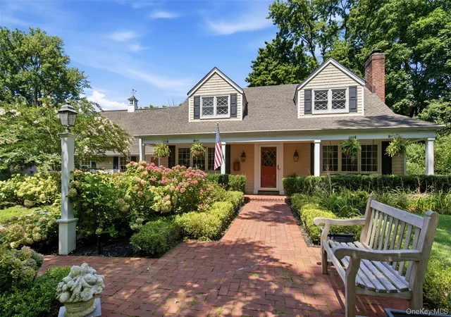 Photo 1 of Single family home for sale at 7 Private Rd, Huntington, NY 11743 | MLS# 1036800 | Listing updated on 2026-08-21