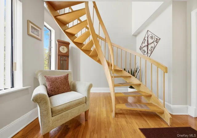 Photo 4 of Single family home for sale at 121 Newport Rd, Yonkers, NY 10710 | MLS# 1036801 | Listing updated on 2026-10-04