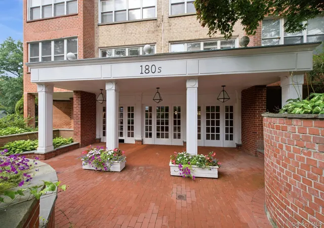 1st image of 180 South Middle Neck #1P, North Hempstead, NY 11021 | MLS# 1036810
