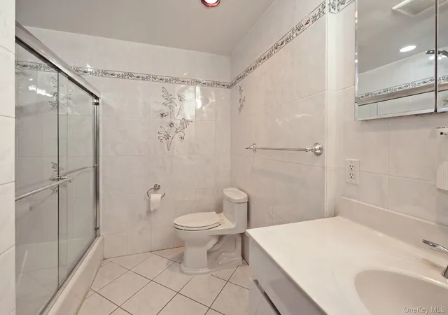 16th image of 180 South Middle Neck #1P, North Hempstead, NY 11021 | MLS# 1036810