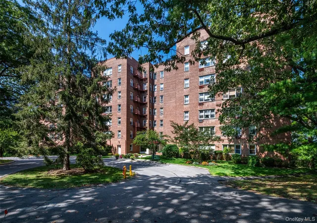 Listing Photo 3 - Condo for sale in building located at 611 Palmer Rd, Yonkers, NY 10701 - Unit #4Y