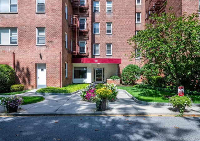 Listing Photo 4 - Condo for sale in building located at 611 Palmer Rd, Yonkers, NY 10701 - Unit #4Y