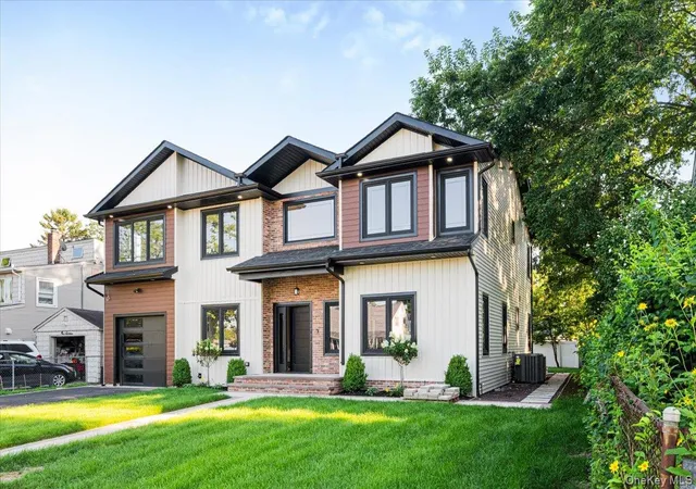 Photo 2 of Single family home for sale at 112 Old Oak Ln, Hempstead, NY 11756 | MLS# 1036835 | Listing updated on 2026-09-06