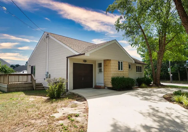 Photo 3 of Single family home for sale at 108 Glen Rd, Babylon, NY 11703 | MLS# 1036839 | Listing updated on 2026-09-29