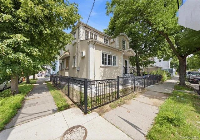 Photo 3 of Sale Pending at 14537 105th Avenue, New York, NY 11435 | MLS# 1036858 | Listing updated on 2026-08-29