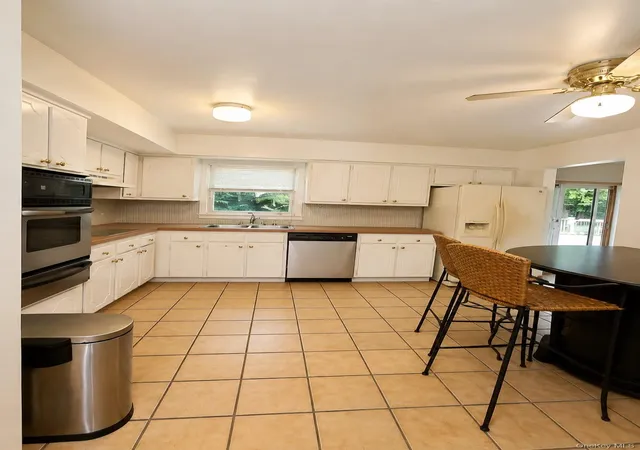 Photo 3 of Single family home for sale at 14 Rock Dr, Clarkstown, NY 10989 | MLS# 1036868 | Listing updated on 2026-10-07
