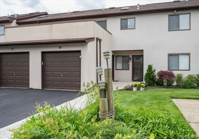 Photo 3 of Sale Pending at 1 Anchorage Way #1103, Hempstead, NY 11520 | MLS# 1036879 | Listing updated on 2026-10-01