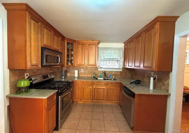 Photo 2 of Single family home for sale at 59 41 161st Street, New York, NY 11365 | MLS# 1036892 | Listing updated on 2026-09-13