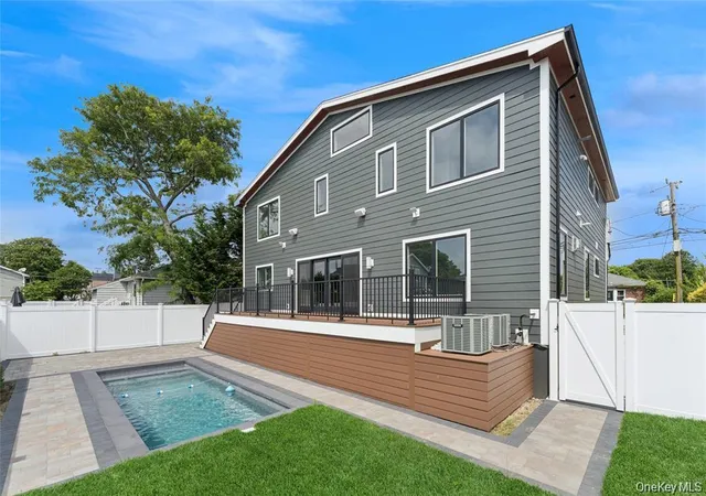 Photo 1 of Single family home for sale at 141 Flamingo St, Hempstead, NY 11509 | MLS# 1036897 | Listing updated on 2026-08-30