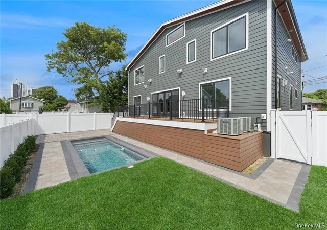 Photo 18 of Single family home for sale at 141 Flamingo St, Hempstead, NY 11509 | MLS# 1036897 | Listing updated on 2026-08-30