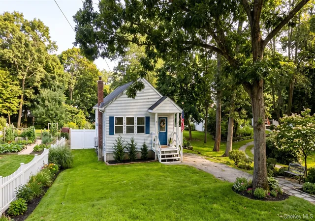 Photo 1 of Single family home for sale at 11 Huntington Rd, Brookhaven, NY 11789 | MLS# 1036901 | Listing updated on 2026-10-07