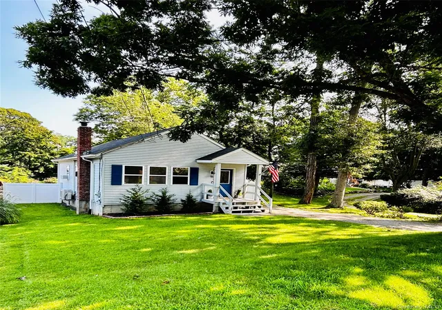 Photo 2 of Single family home for sale at 11 Huntington Rd, Brookhaven, NY 11789 | MLS# 1036901 | Listing updated on 2026-10-07