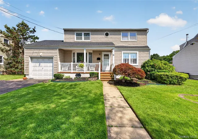Photo 1 of Single family home for sale at 88 Crestwood Blvd, Oyster Bay, NY 11735 | MLS# 1036921 | Listing updated on 2026-10-05