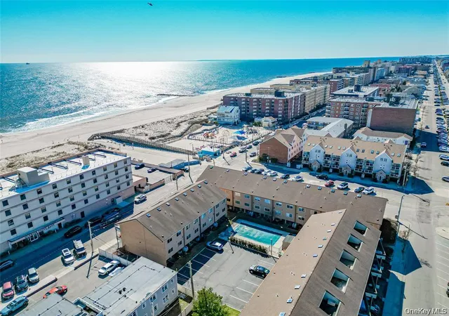 Listing Photo 3 - Condo for sale in building located at 88 Pacific Blvd, Long Beach, NY 11561