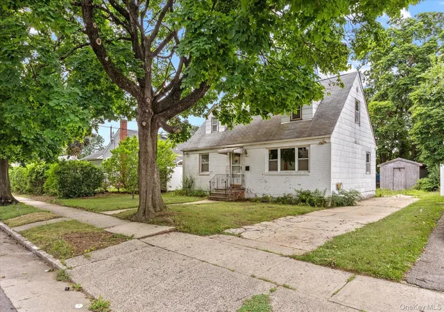 Photo 3 of Sale Pending at 1037 Broadway, North Hempstead, NY 11590 | MLS# 1036927 | Listing updated on 2026-09-03
